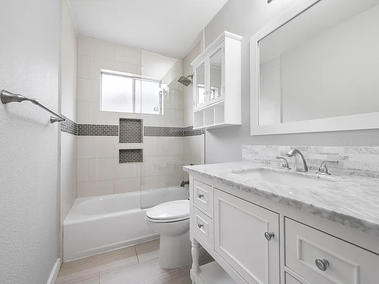 12902 Lamplight Village Ave — Photo 30