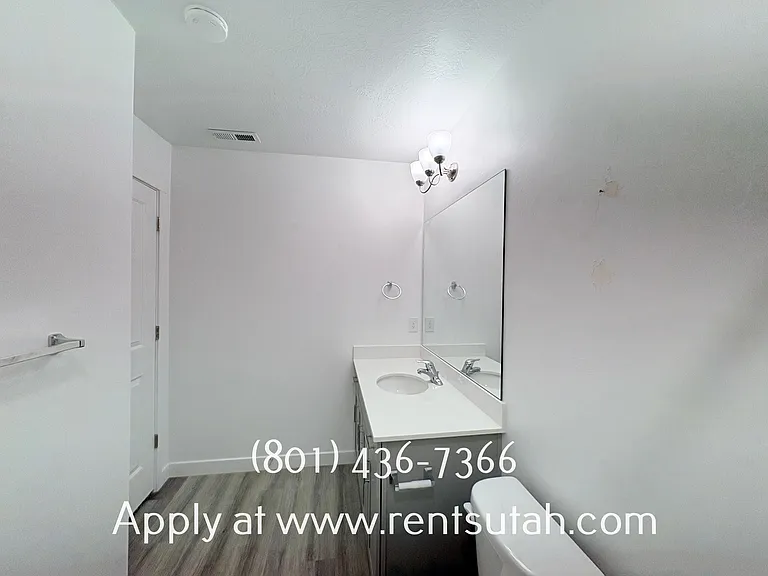 647 W Raintree Ln — Photo 32