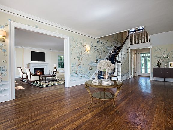 4th image of 54 Morris Ln