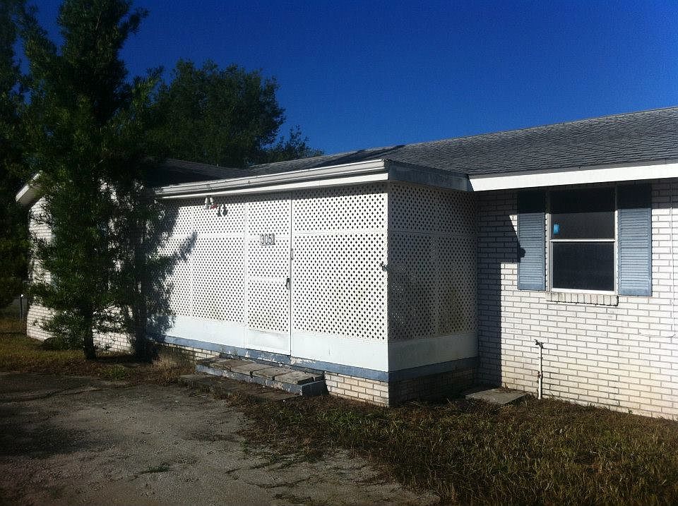 1st image of 305 S Magnolia Ave