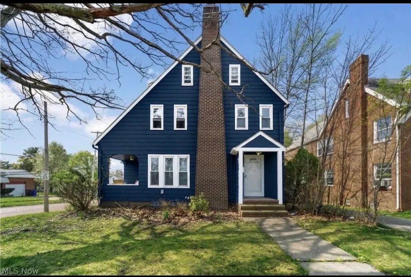 3 bed, 1374 sqft, $1,650 — Photo 1
