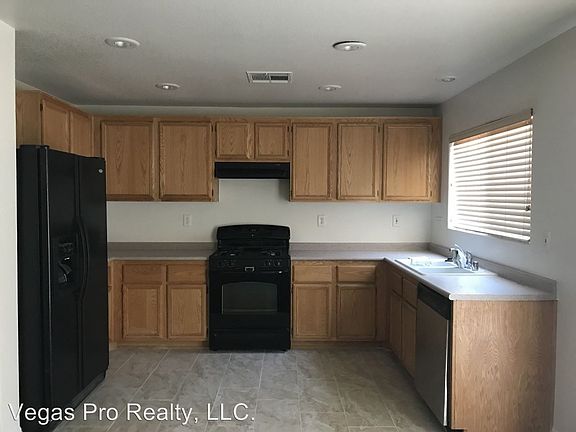 4th image of 724 La Tosca St