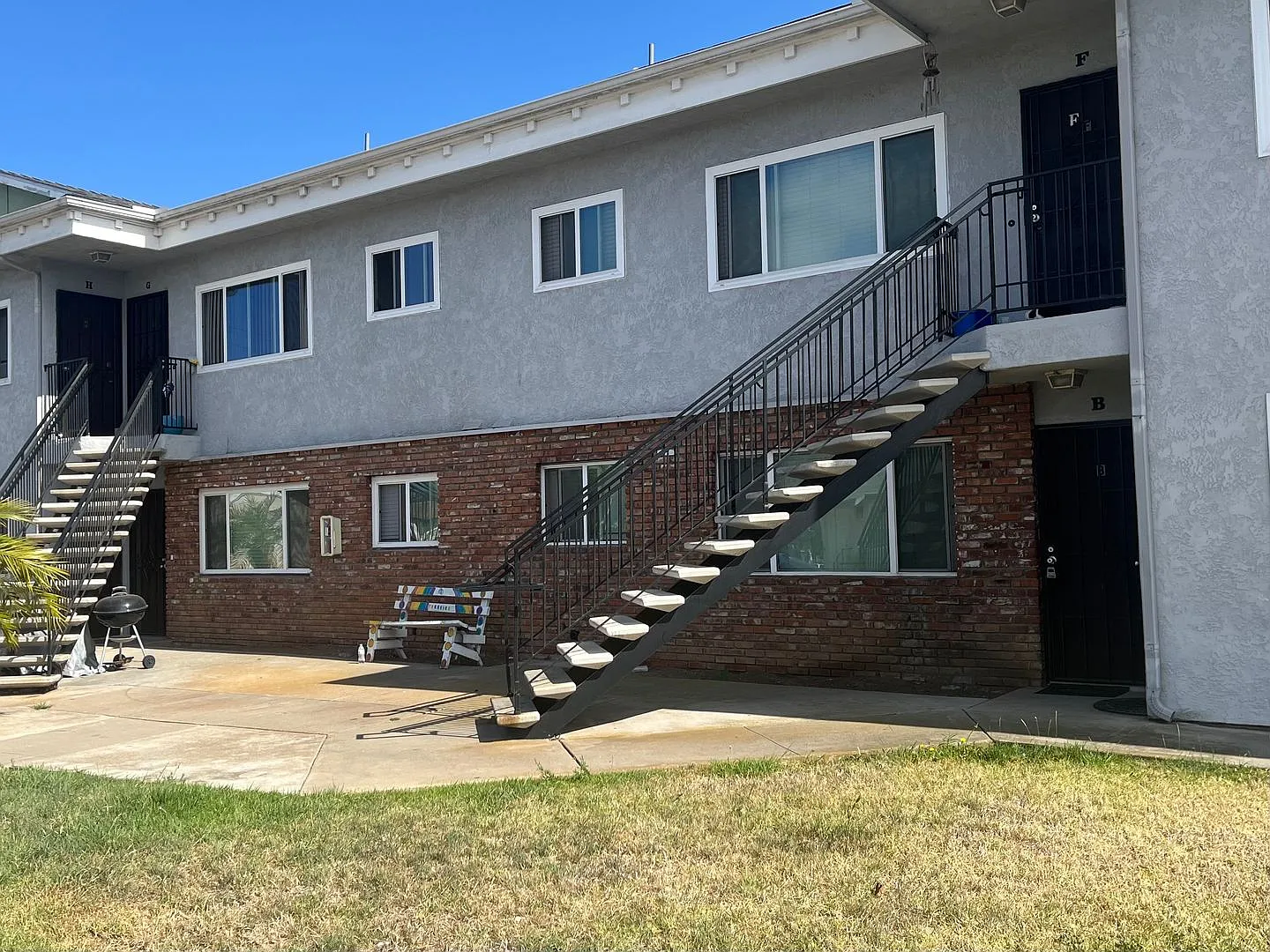 1075 Donax Ave — Photo 2