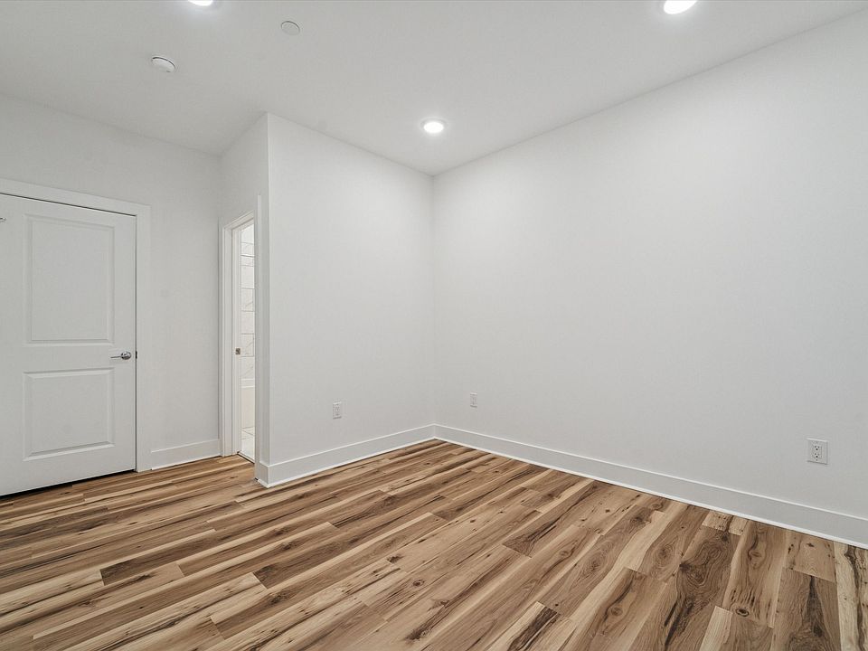 1st image of 6610 Germantown Ave #306