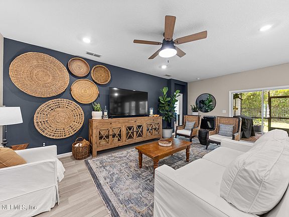 3rd image of 105 BLOOMFIELD Way