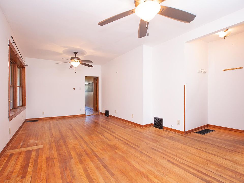 1st image of 2504 W Hutchinson St #1