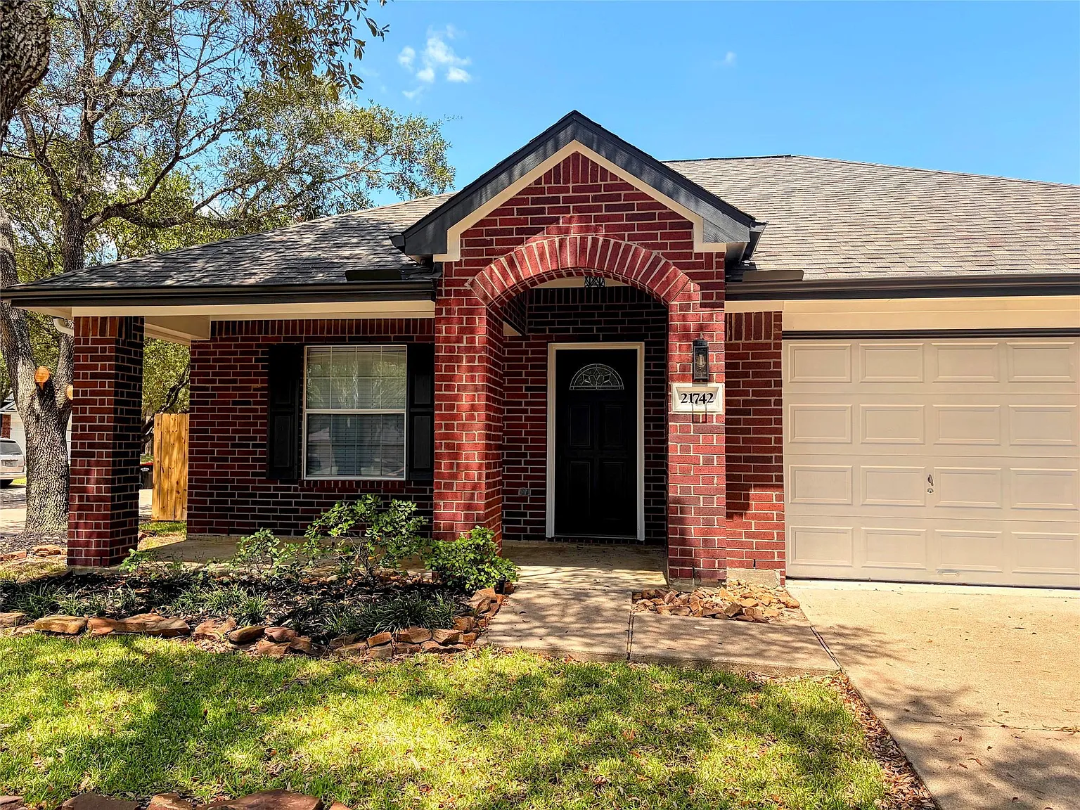 3 bed, 1469 sqft, $2,350 — Photo 4
