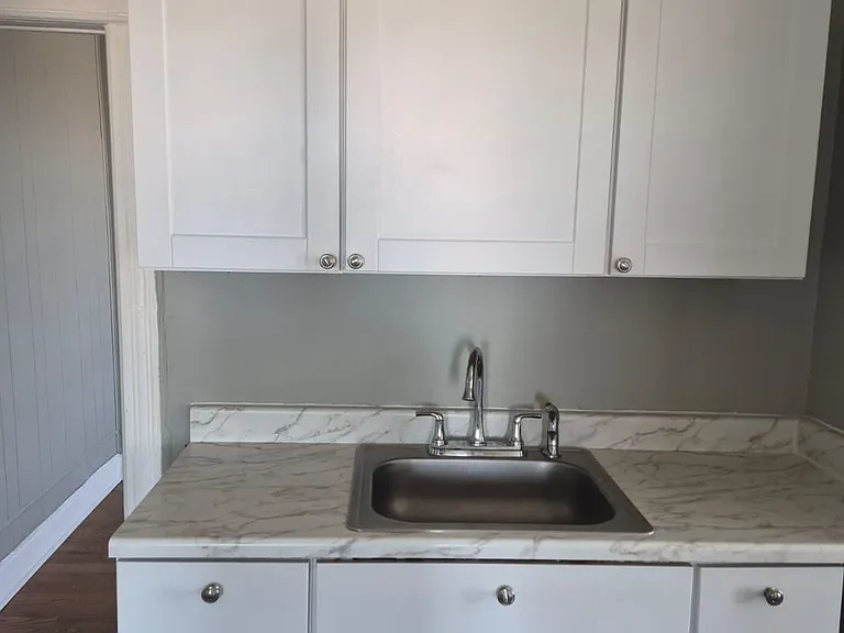80 W 18th St #15 — Photo 2