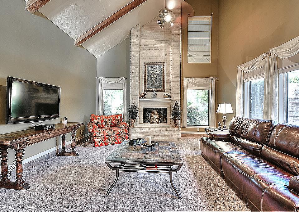 1st image of 20203 Lake Sherwood Dr