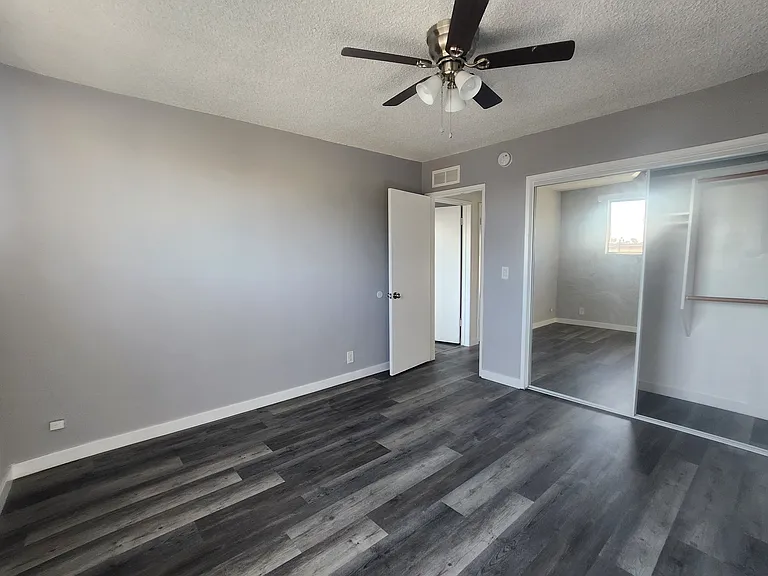 425 N Hobart Blvd — Photo 11