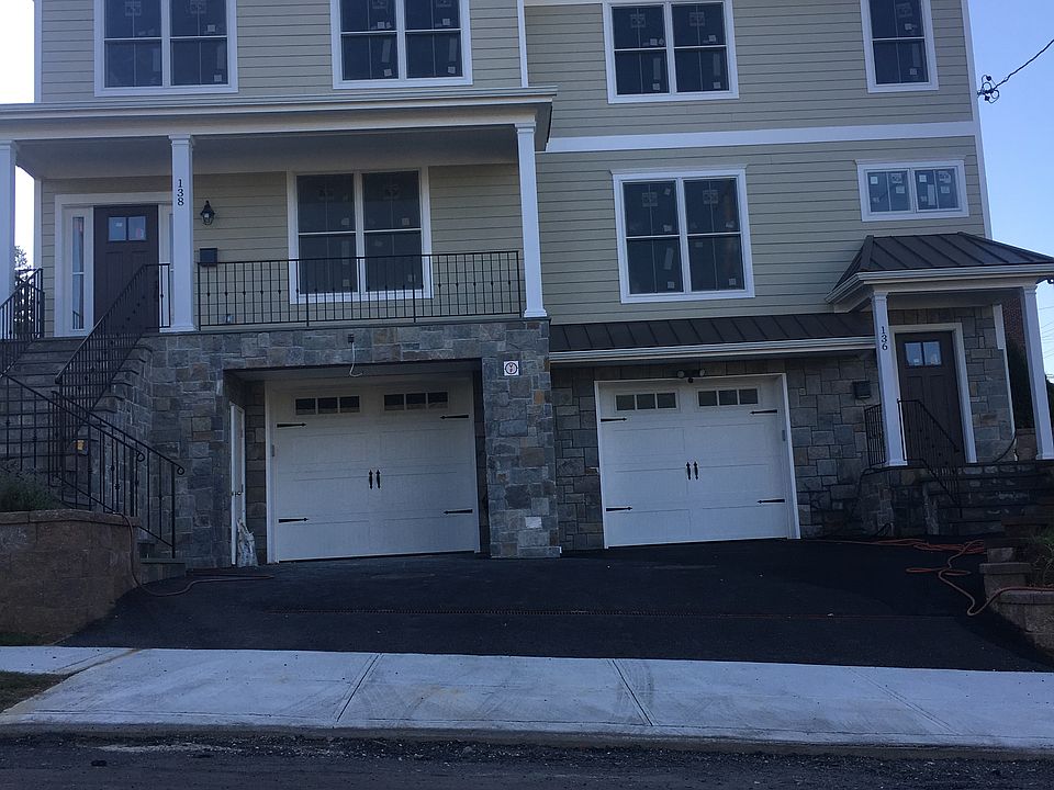 1st image of 136 Lincoln Ave E