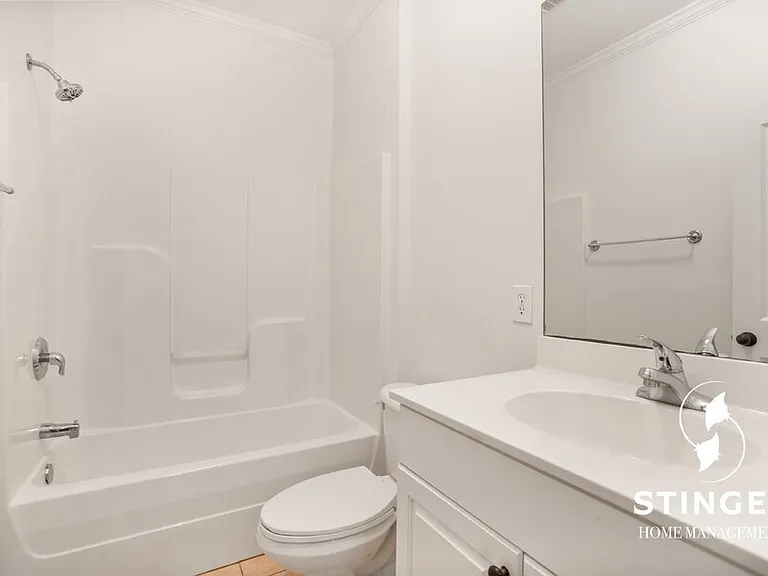 828B E Paris Ave — Photo 26