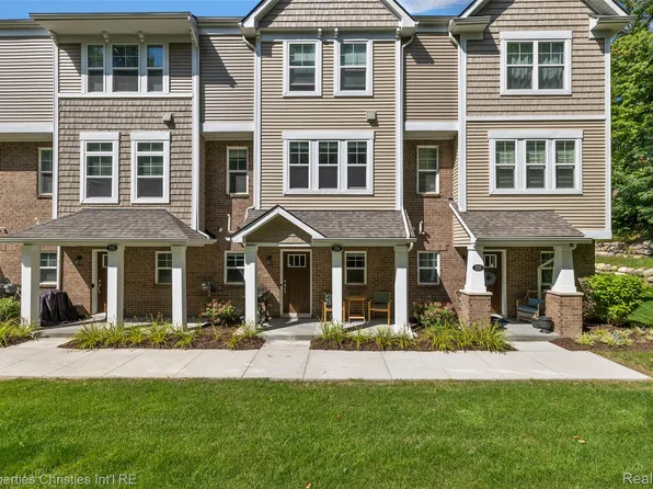 224 Sean St, Brighton, MI 48116