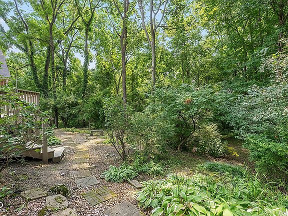 2nd image of 9121 Pinecreek Ct