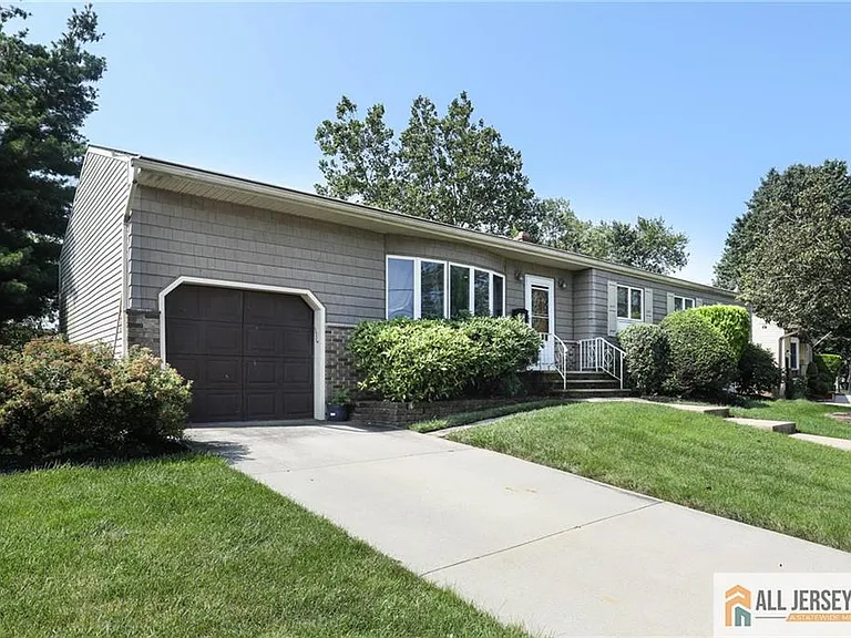 10 Eardley Rd — Photo 30