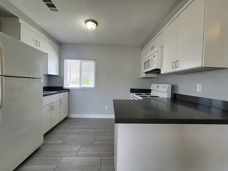 224 N 13th St — Photo 17