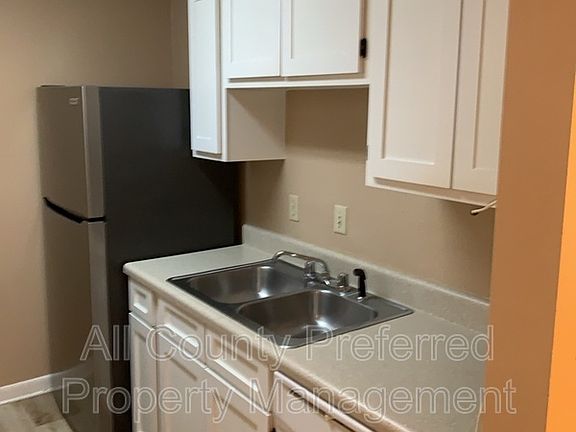 5th image of 3555 Sable Palm Ln Unit H