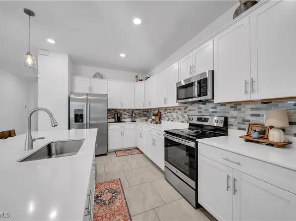20023 Hartford Blvd, Estero, FL 33928