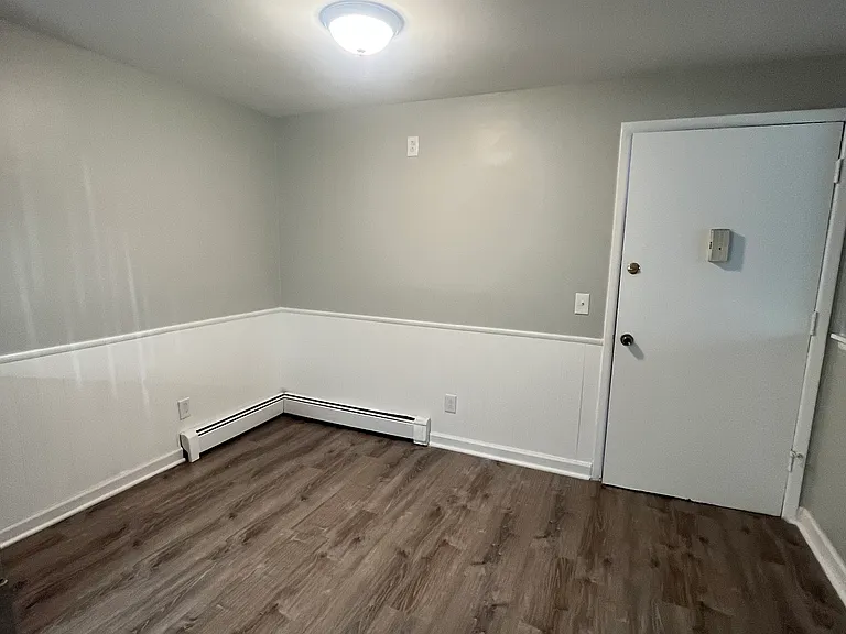 81 Parkview Ave — Photo 4