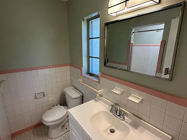5138 Whitehall Ave — Photo 14