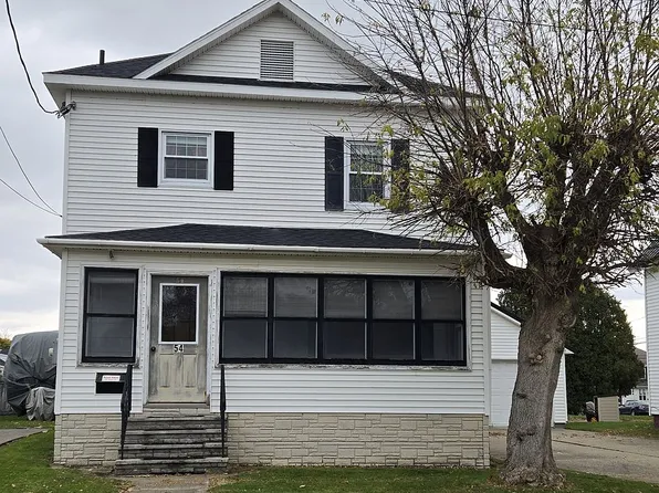 54 Beach St, Massena, NY 13662