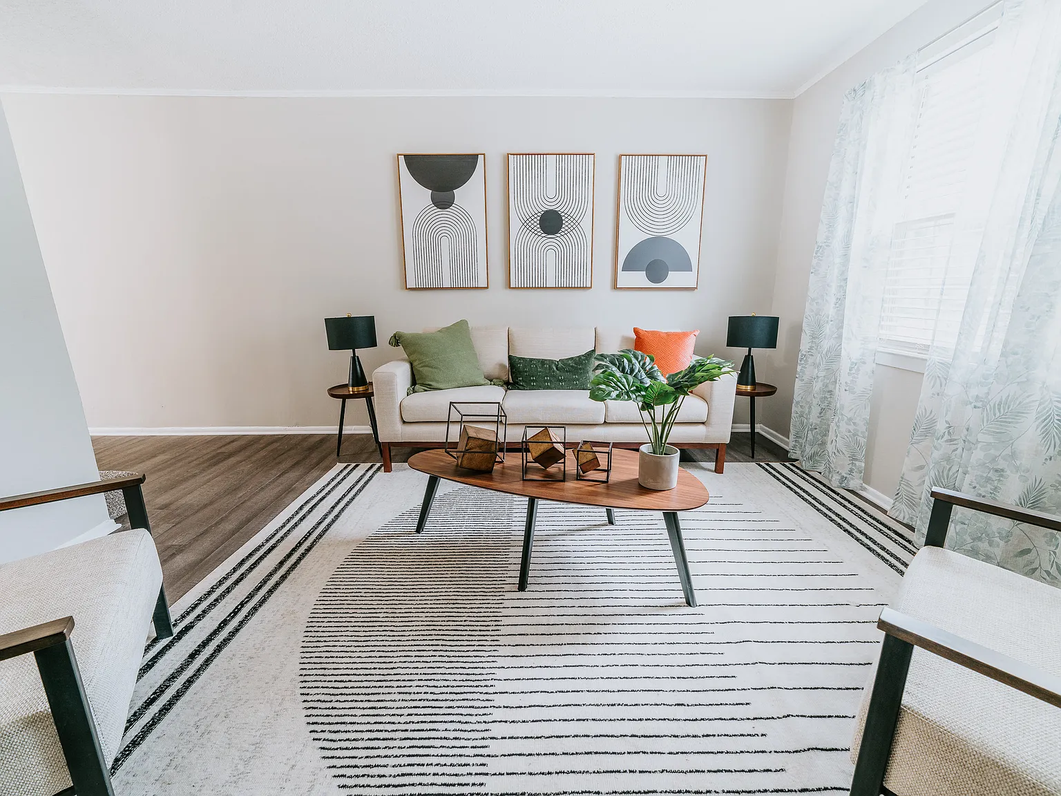 Midtown Oaks Townhomes — Photo 4