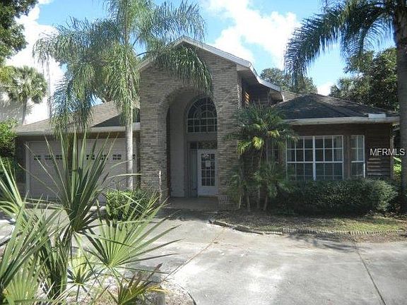 2nd image of 201 Lakeview Dr