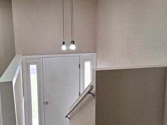 2nd image of 200 Sequoia St