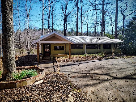 4th image of 144 Latham Dr