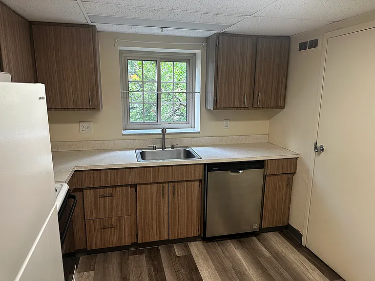 301 Bigham St #7 — Photo 8