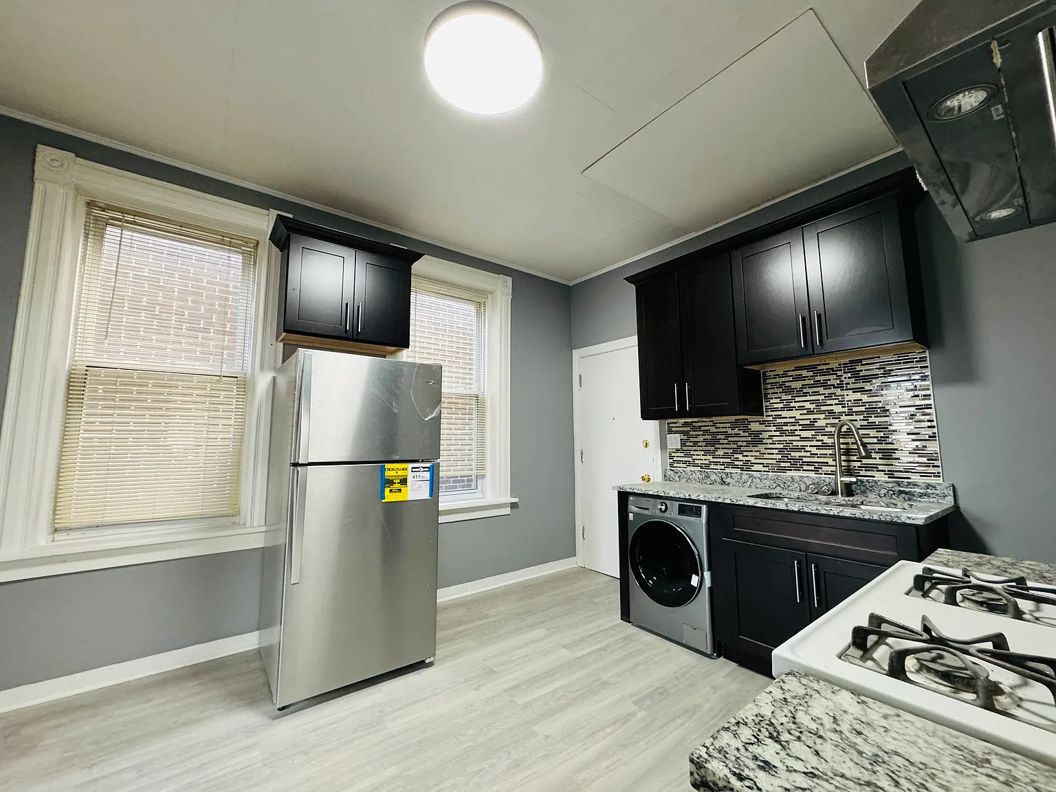 2 bed, 650 sqft, $1,550 — Photo 2