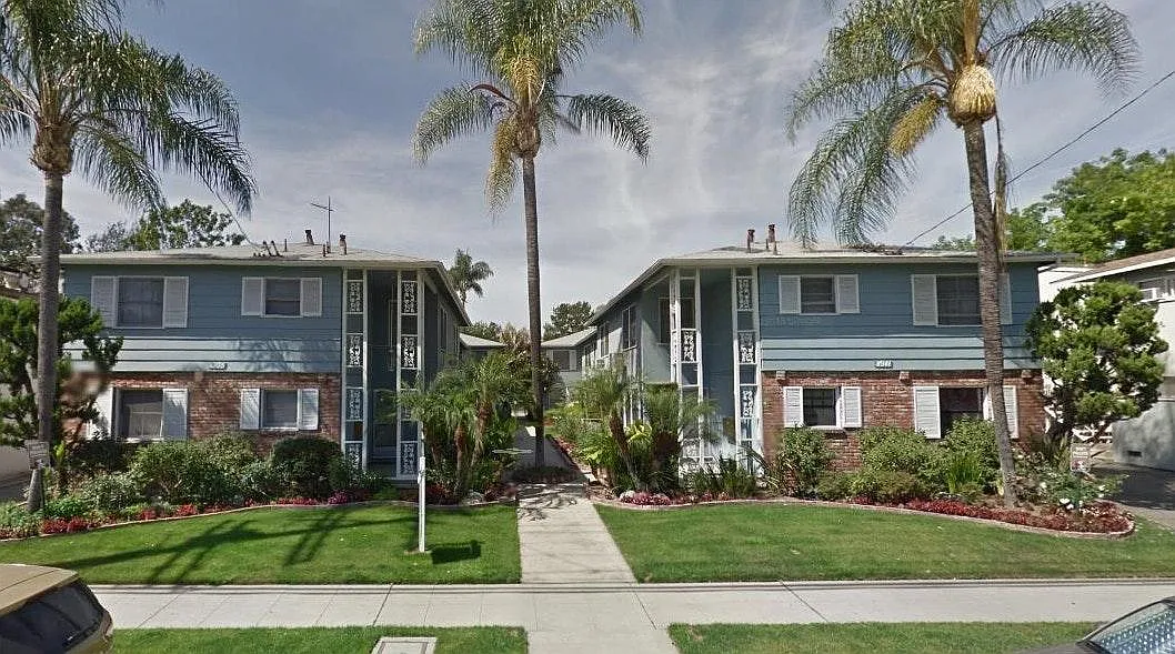 4941 Whitsett Ave — Photo 1