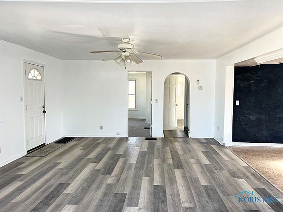 4th image of 525 S Main St