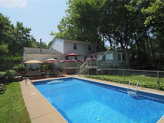 3rd image of 55 Brougham Dr