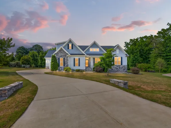 200 Misty Moonlight Dr, Willow Spring, NC 27592