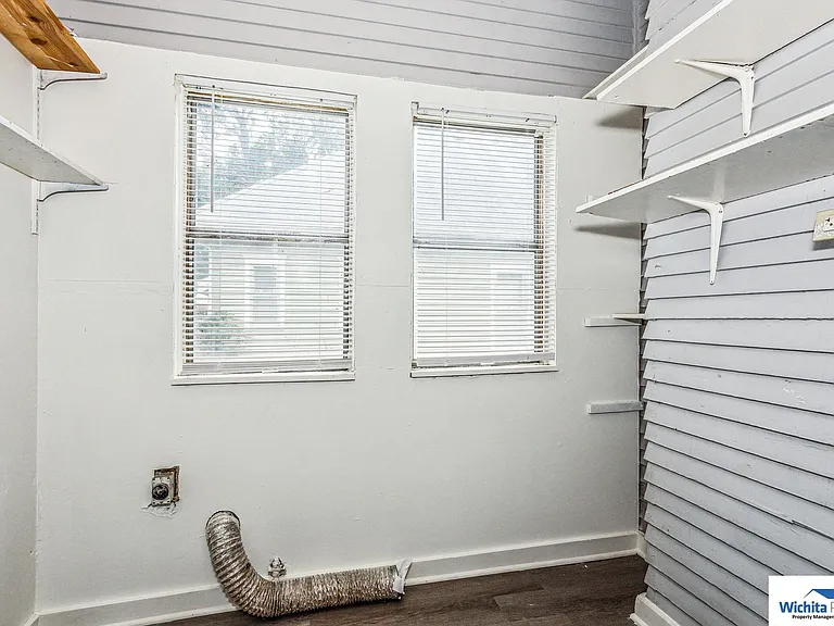 224 N Elizabeth St — Photo 8