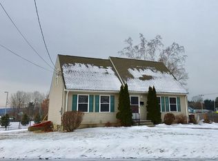 10 Kent Ave, Greenfield, MA 01301