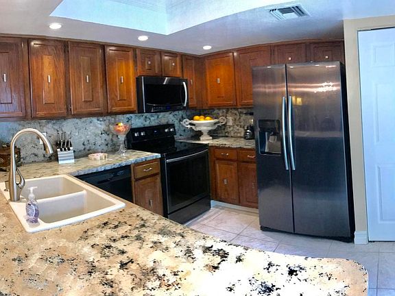 5th image of 1421 Harvard Ln
