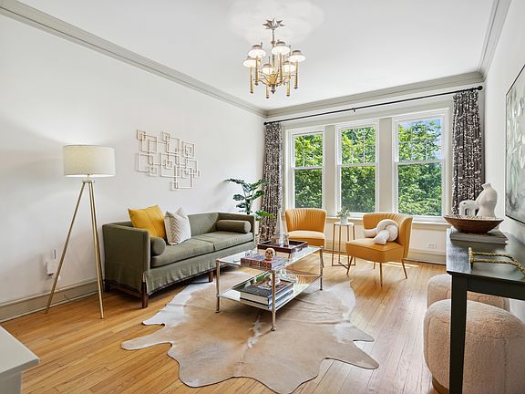3rd image of 2208 W Winnemac Ave APT 3