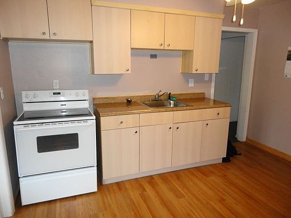 4th image of 22200 Saint Gertrude St
