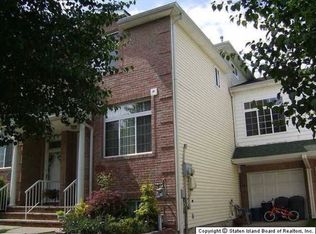 105 Anthony St #1, Staten Island, NY 10309