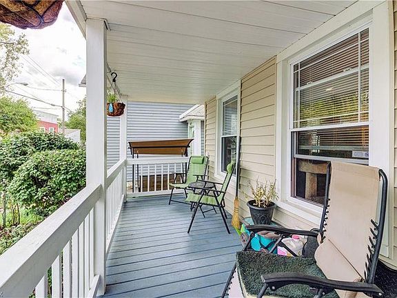 3rd image of 851 Starkweather Ave