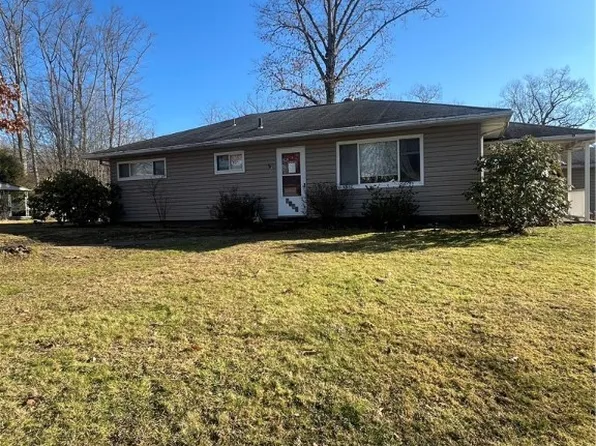 1902 Audley Ave, New Castle, PA 16105