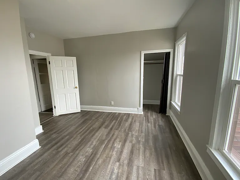 2 bed, 1.0 bath, $1,080 — Photo 15