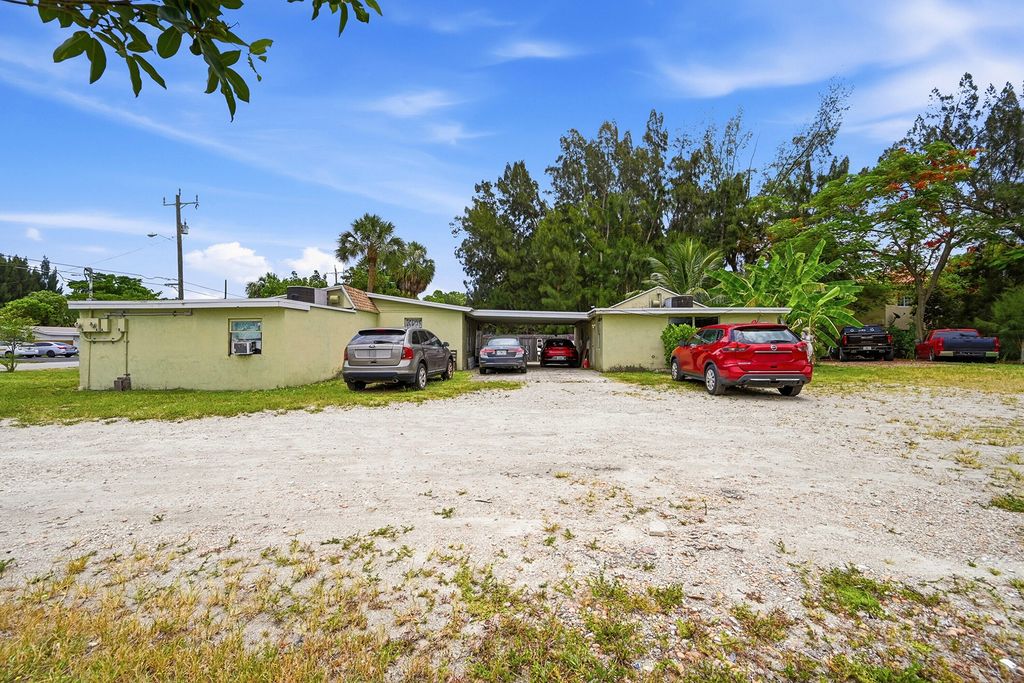 700 SW 8th Street, photo 5