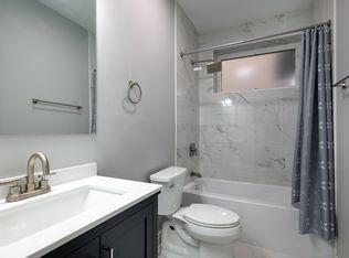 7428 N Rogers Ave #2W, Chicago, IL 60626