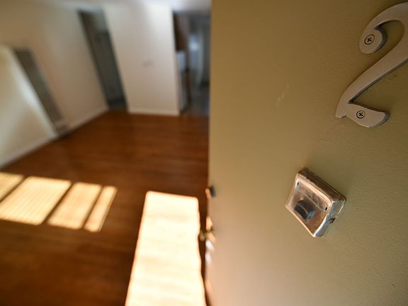 2nd image of 2132 Roosevelt Ave APT 2