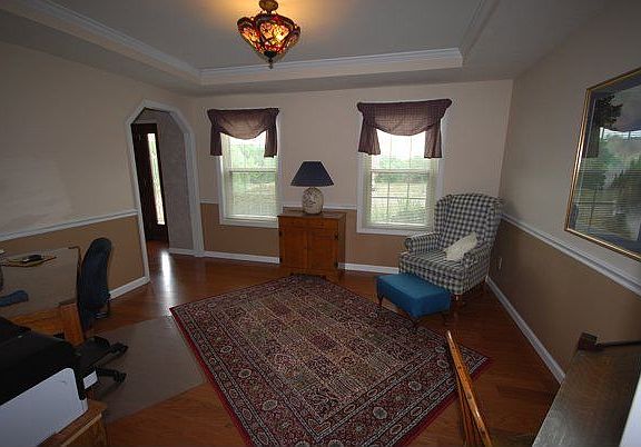 Add your dining room furniture and enjoy this spacious ro