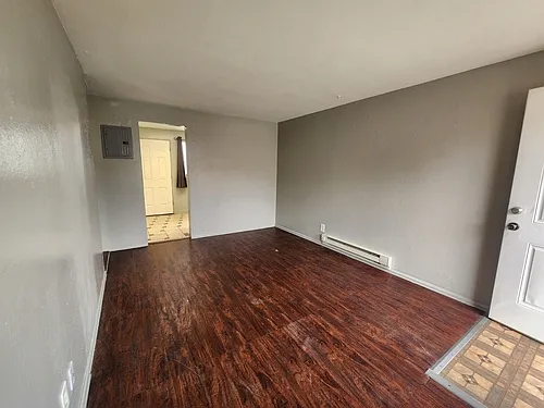 1056 Dayton St — Photo 4