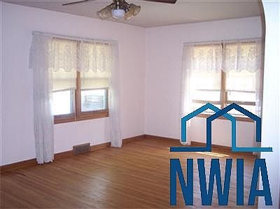 4th image of 1014 N Lake Ave